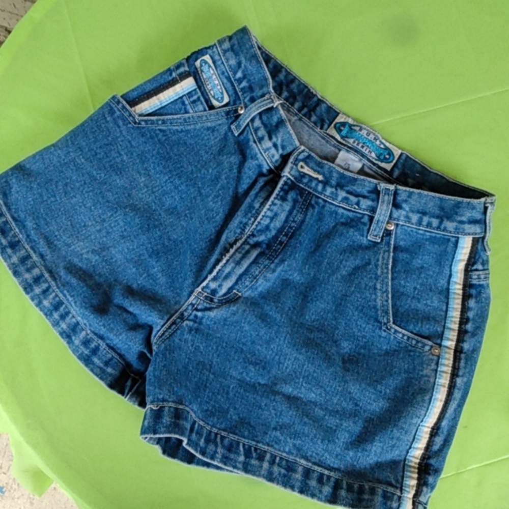 Ladies size 7/8 Bum short